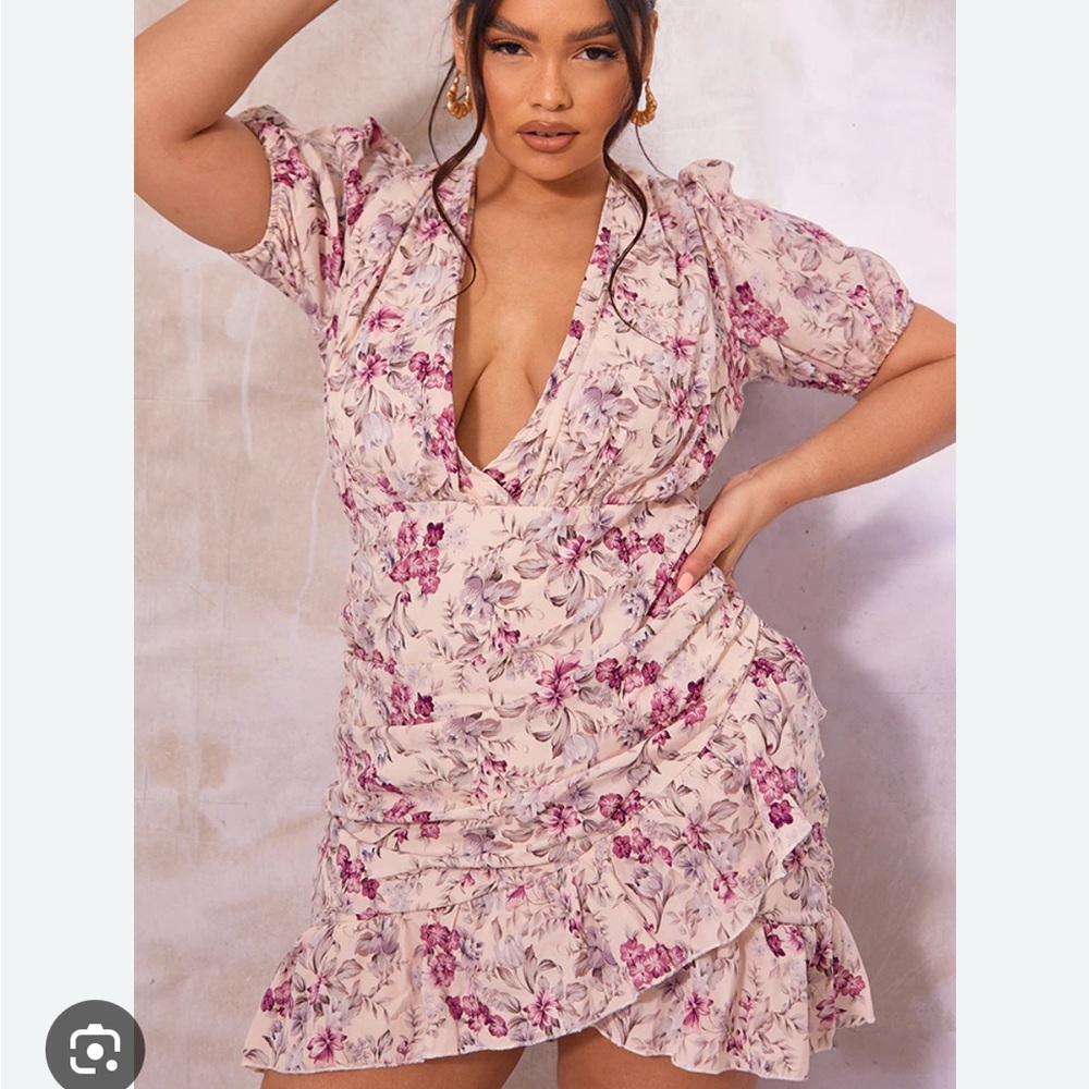 Pretty Little Thing ruched deep V dress - size 24